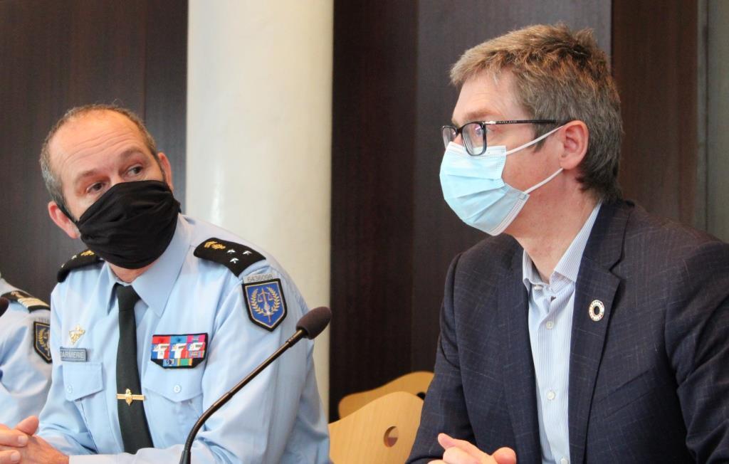 Général Patrick Touron, commandant du Pôle Judiciaire de la Gendarmerie Nationale et François Germinet, président de CY Cergy Paris Université © CY Cergy Paris Université