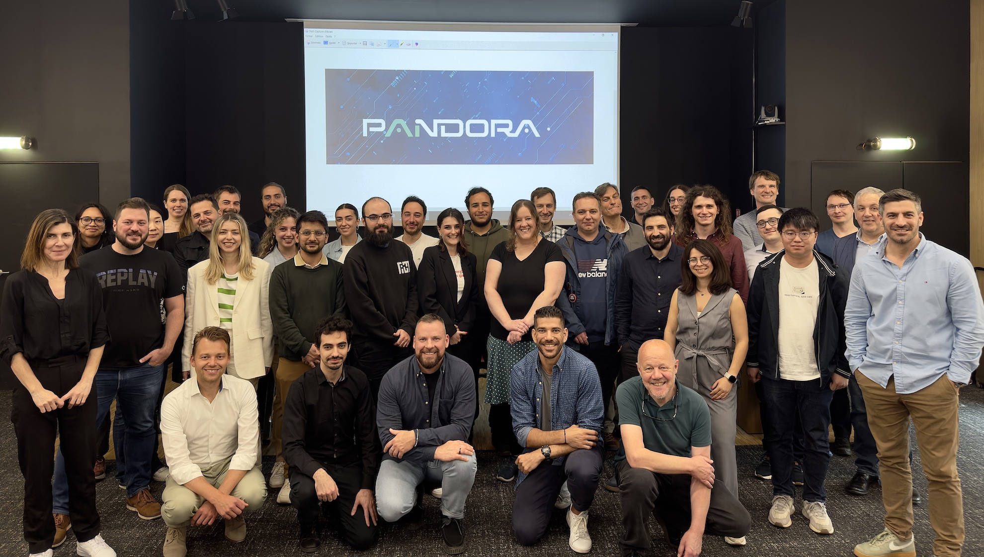 Les collaborateurs du projet Pandora réunis à l'auditorium de la Maison de la recherche