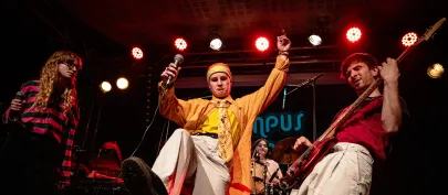 Le groupe Éclipse sur la scène de la 33 Tour